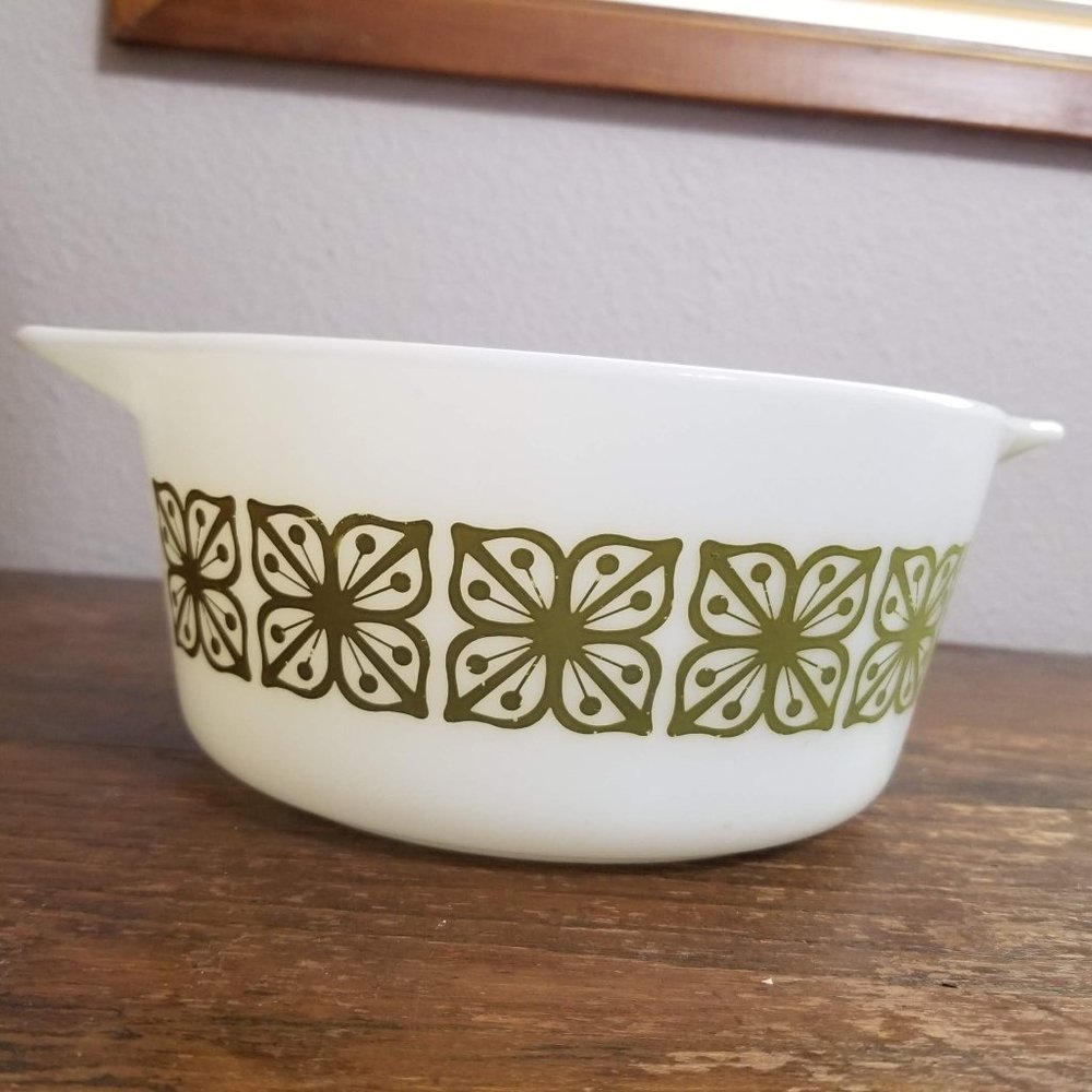 Vintage Pyrex Verde Square Flowers, 1 1/2 Quart Baking Dish, #474 B